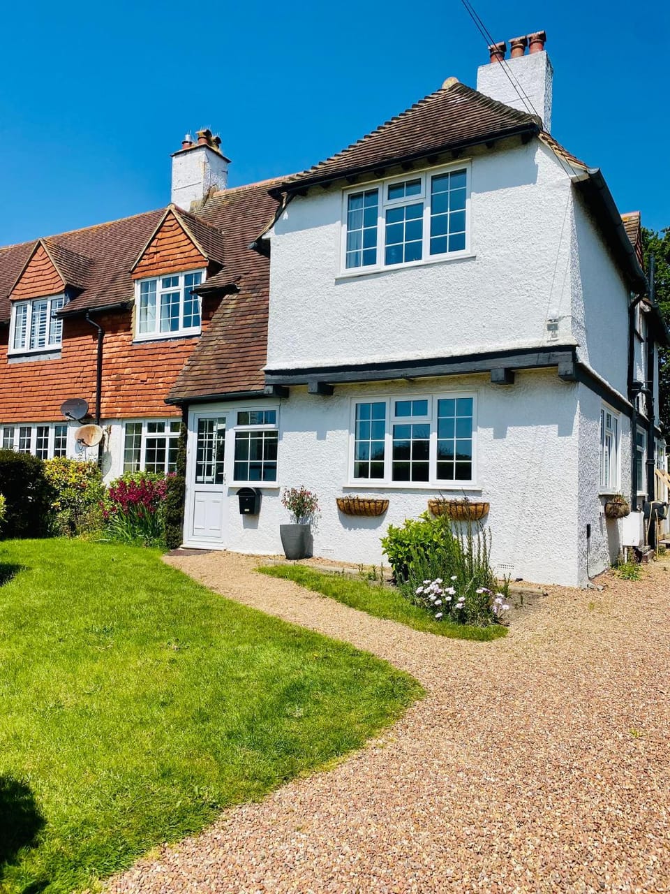 Property building, Spring, Day, Garden, Garden view