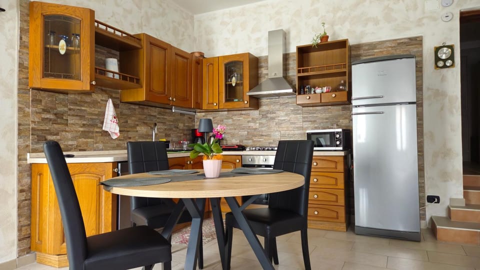 Al BORGO costermano sul garda via pertica 8A Apartment in Lake Garda