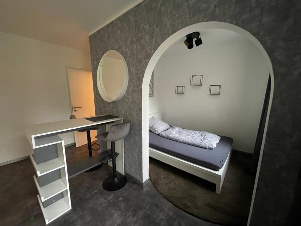 Bed, Seating area, Bedroom