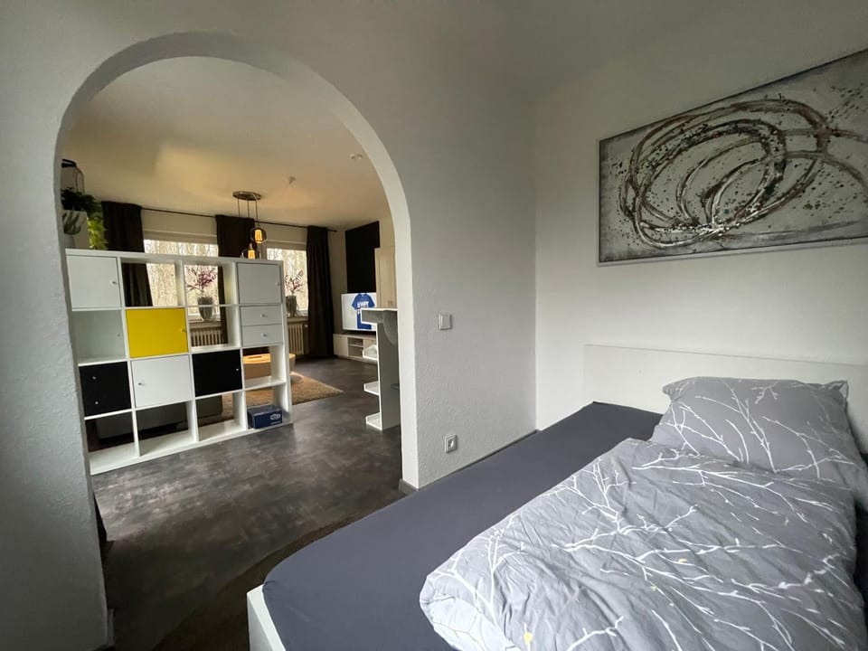 Photo of the whole room, Bedroom