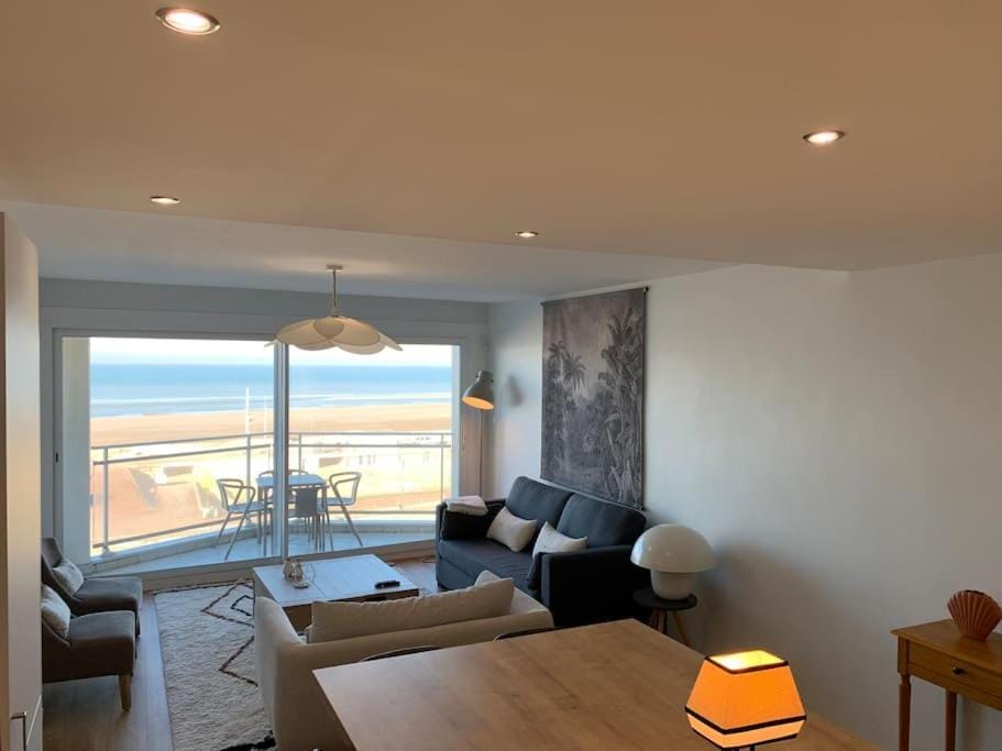 Living room, Sea view