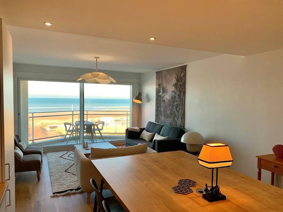 Natural landscape, Living room, Dining area, Sea view