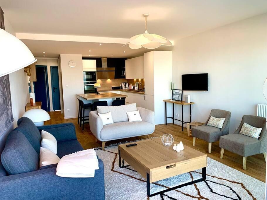 Communal lounge/ TV room, TV and multimedia
