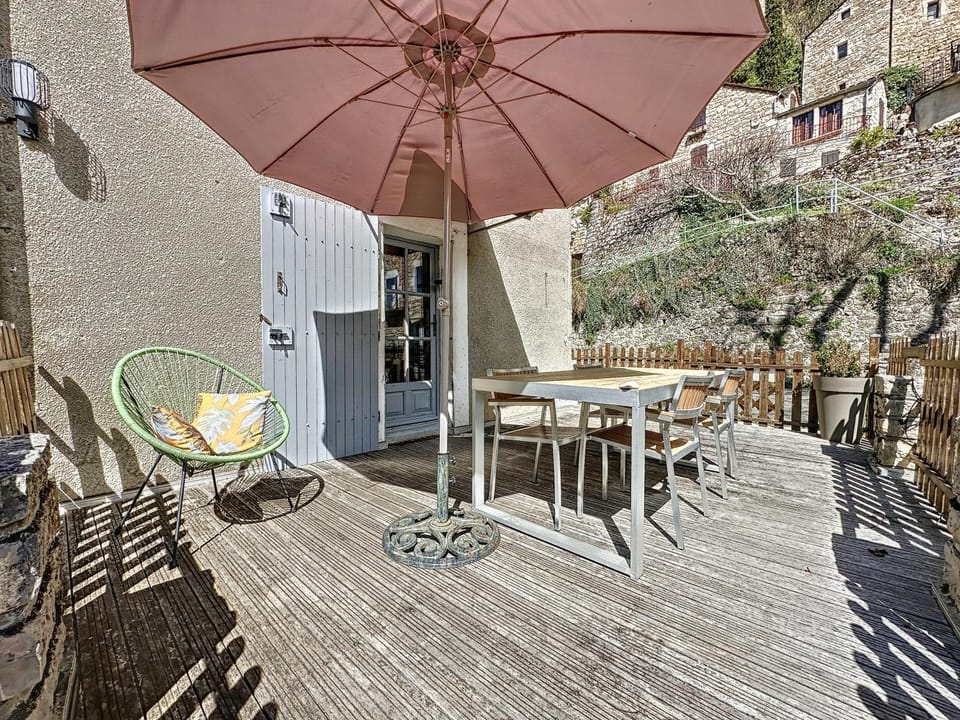 Gorges du Tarn - Maisonnette à flanc de falaise Apartment in Auvergne-Rhône-Alpes