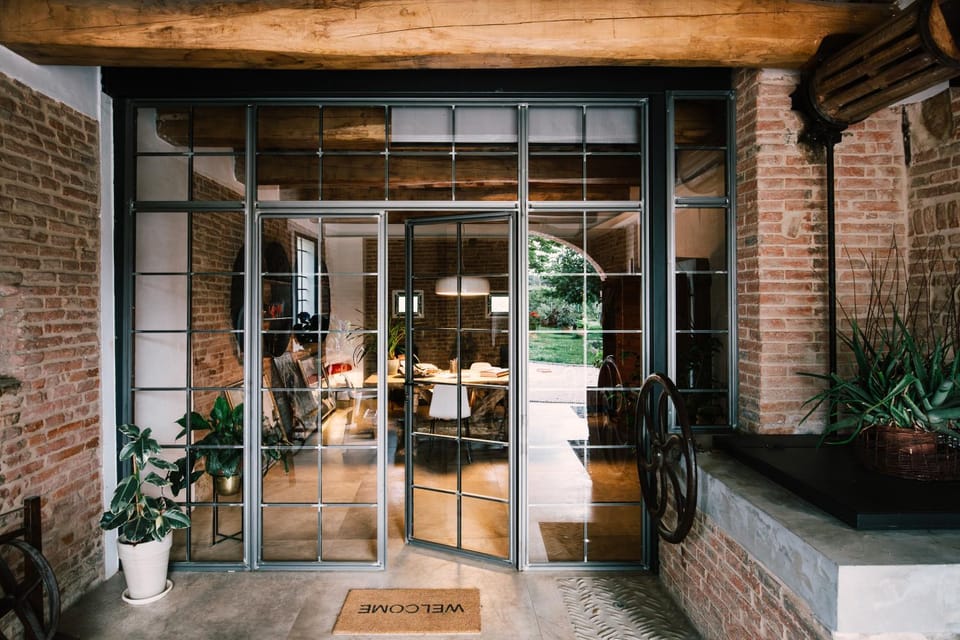 Patio, Facade/entrance