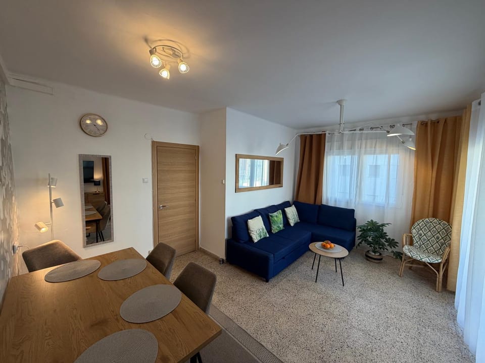 Lovely family apartment 2 min. from the beach Apartment in Safor