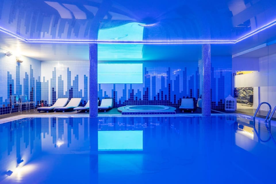 Massage, Sauna, Bathroom, Spa and wellness centre/facilities