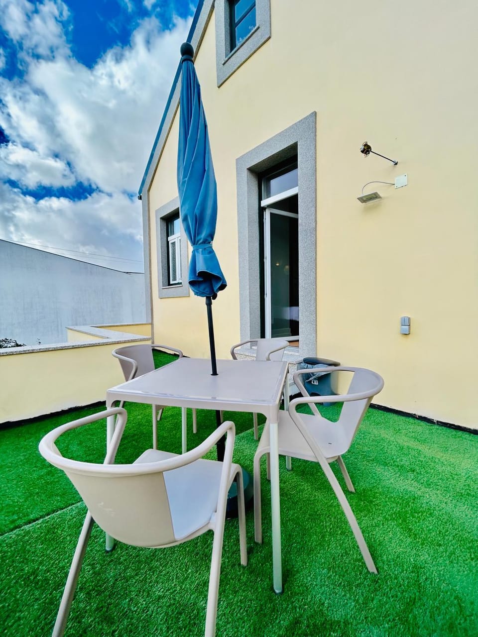 Patio, View (from property/room), Balcony/Terrace, Living room, Seating area, Dining area
