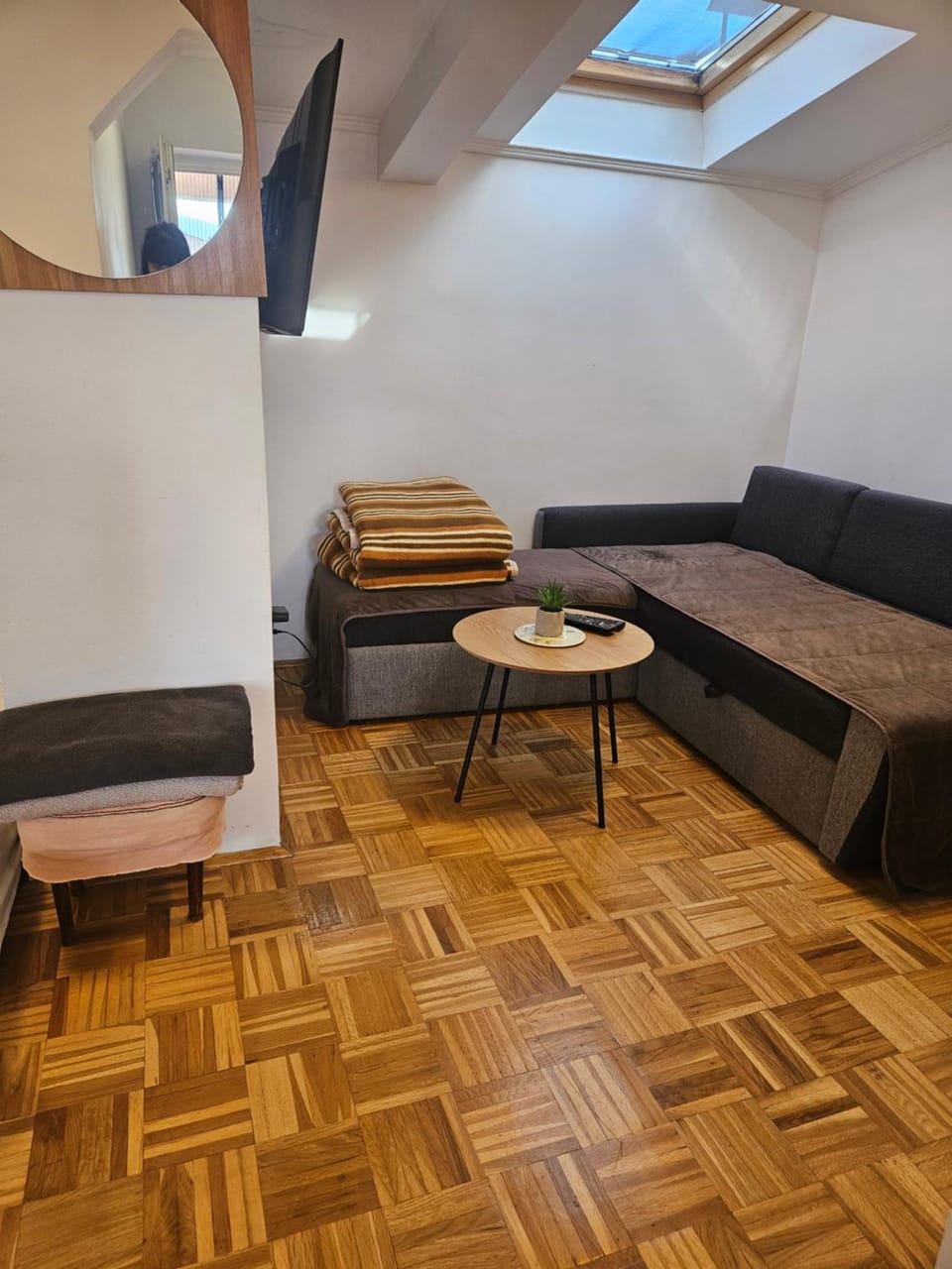 TV and multimedia, Living room, Seating area
