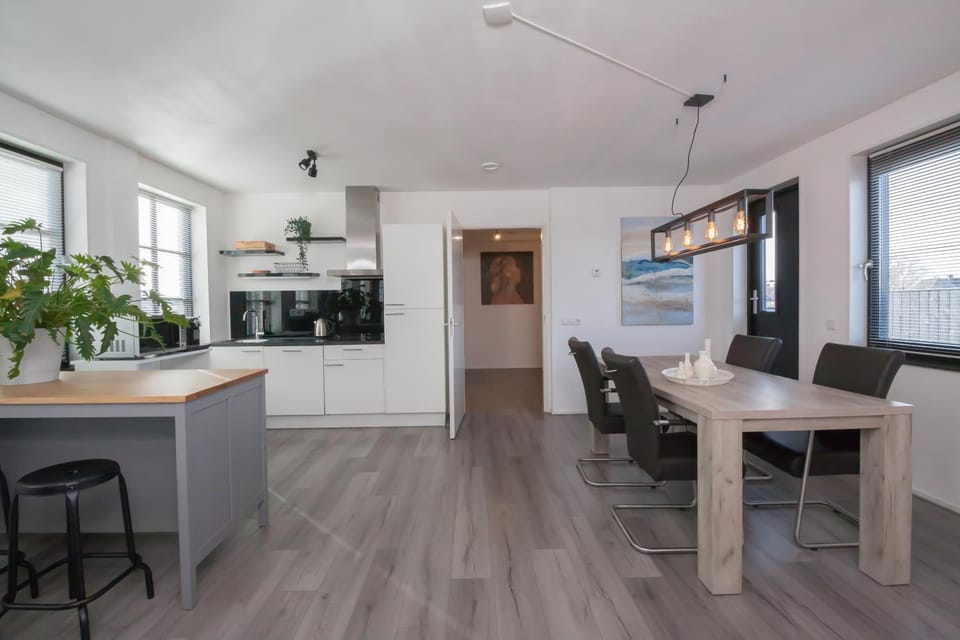Kitchen or kitchenette, Living room, Dining area