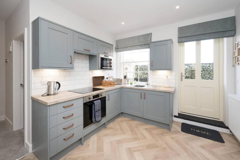 Coffee/tea facilities, Kitchen or kitchenette, minibar, pet friendly, stove, toaster