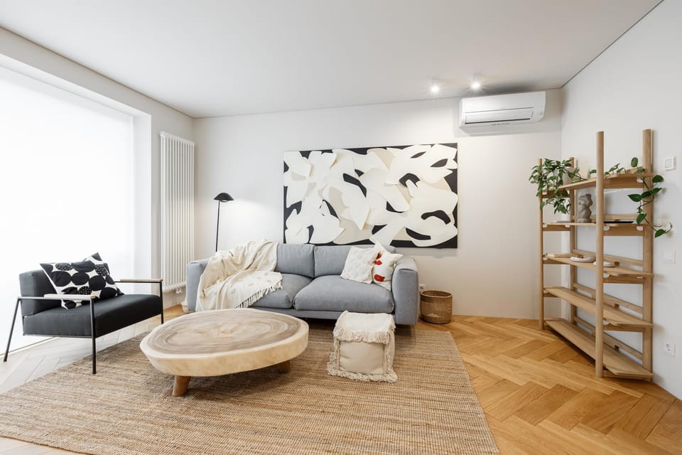 Living room, Seating area, air conditioner