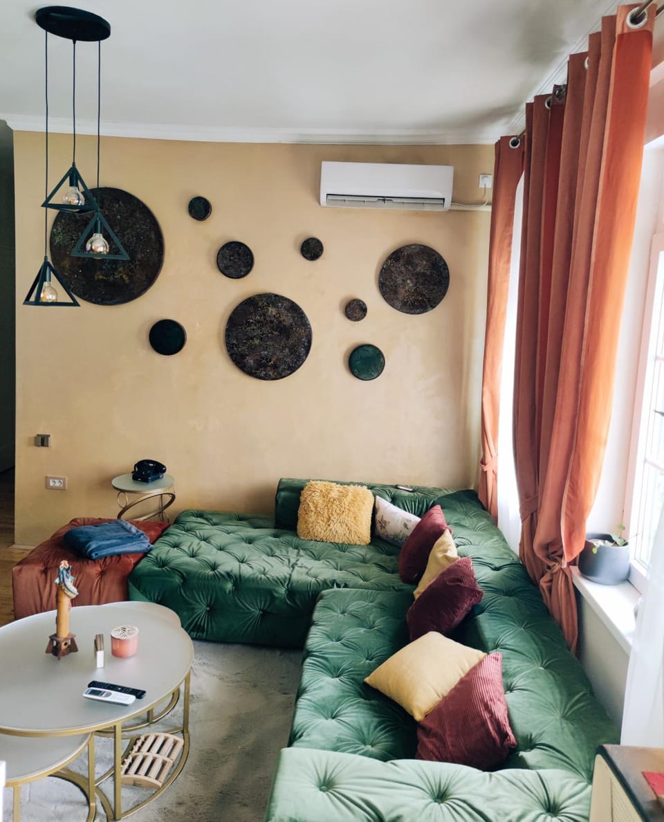 Living room, Seating area, air conditioner