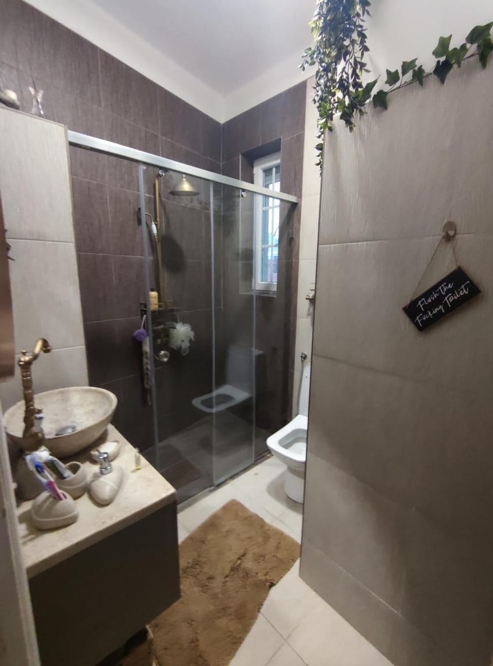 Shower, Toilet, Bathroom, towels