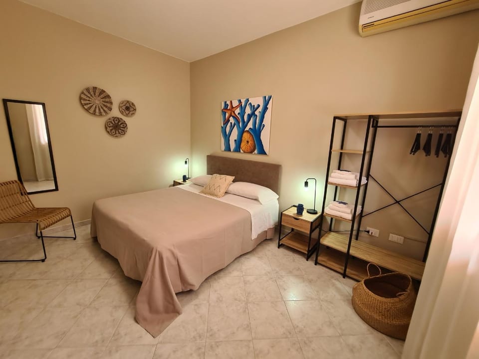 Bed, Photo of the whole room, Bedroom, wardrobe, air conditioner