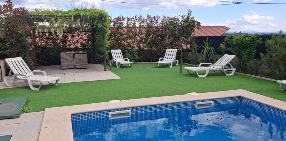 Garden, Swimming pool