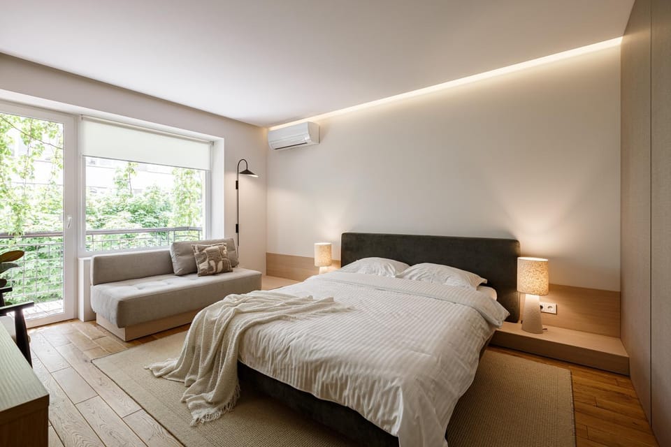 Bed, Photo of the whole room, Seating area