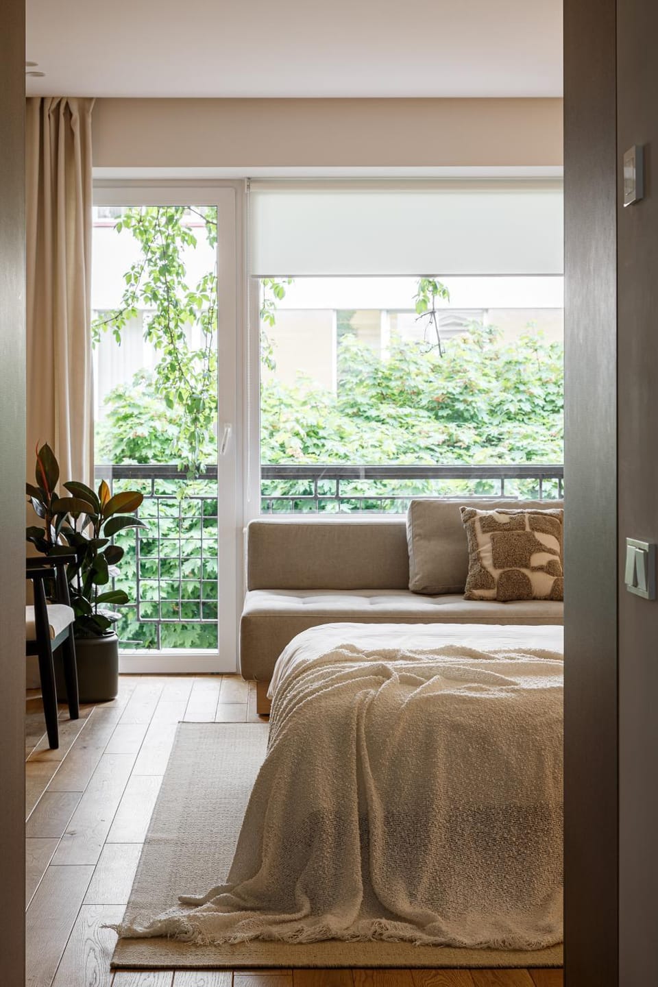 Seating area, Bedroom