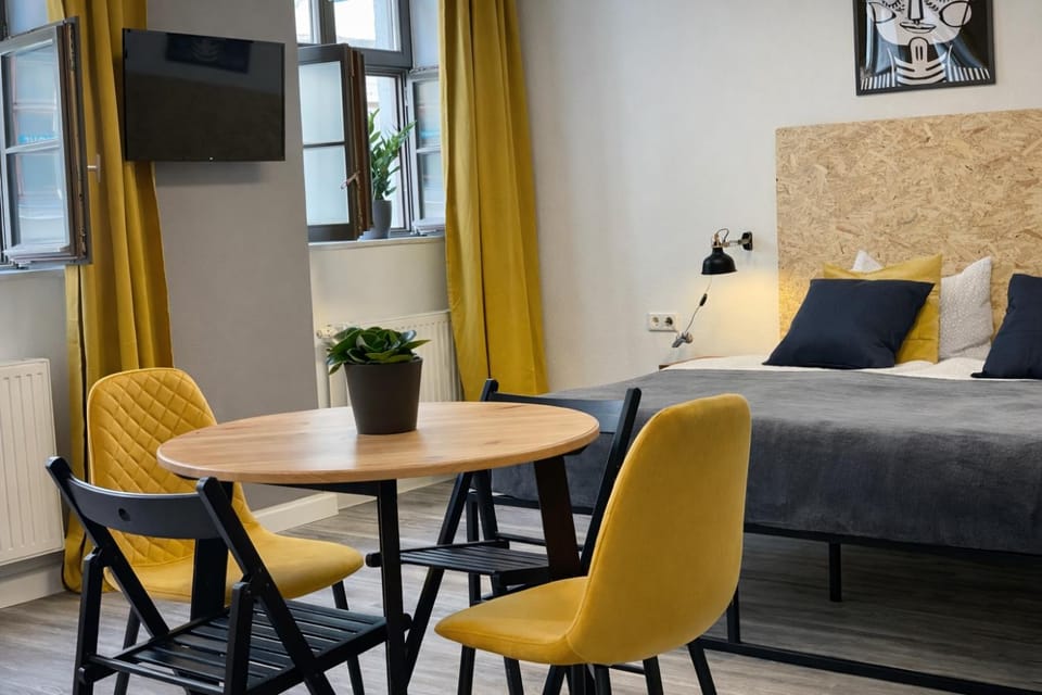Bed, Living room, Bedroom