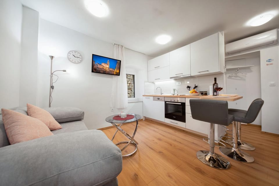 3M Golden Gate Apartment in Split