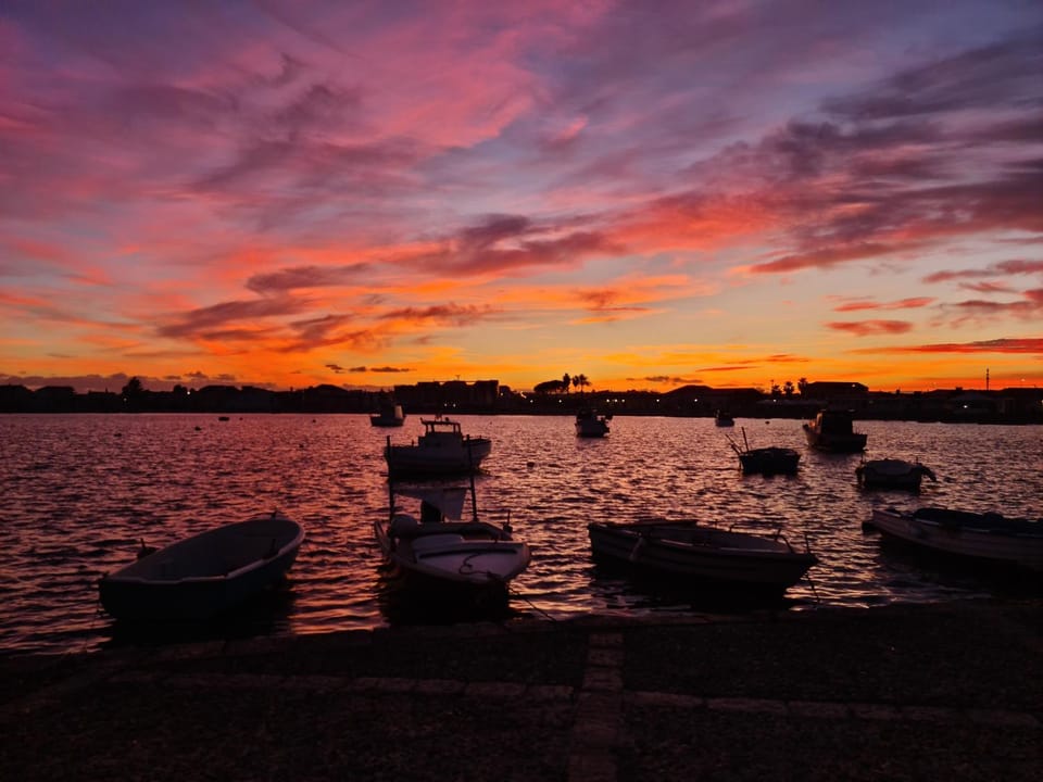 Nearby landmark, Natural landscape, Sunrise