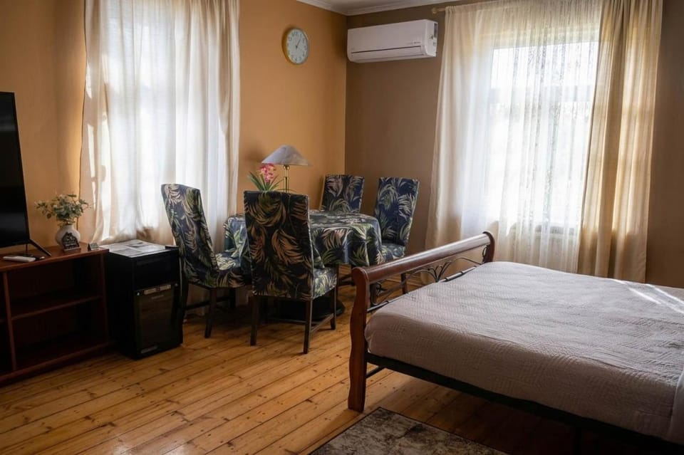 Unique Mailo Cottage Apartment in Riga