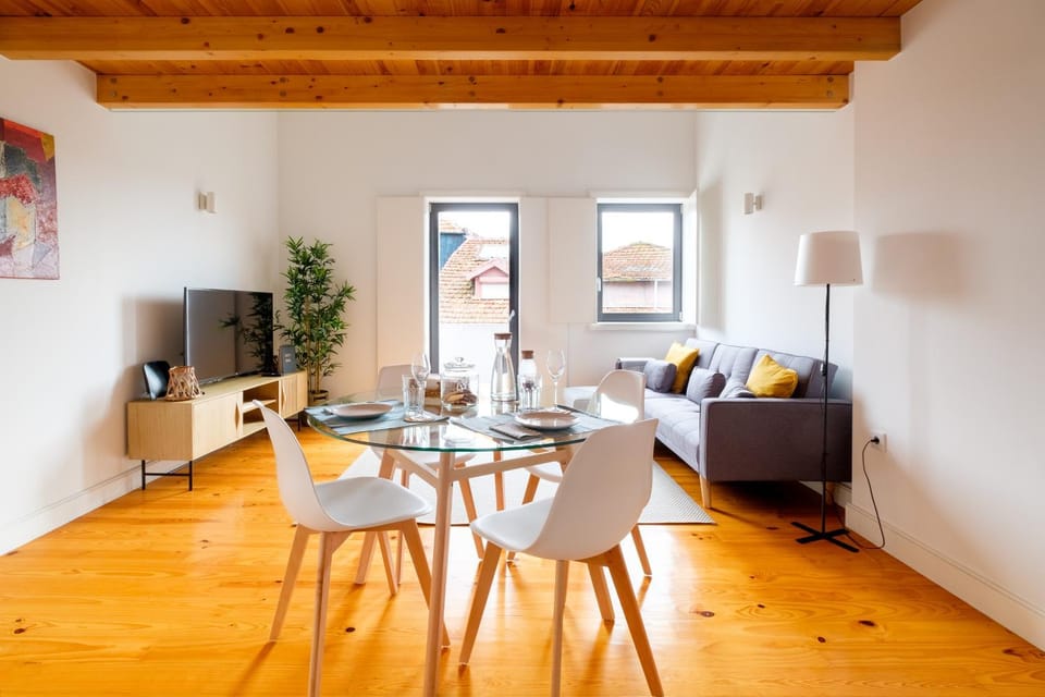TV and multimedia, Living room, Dining area