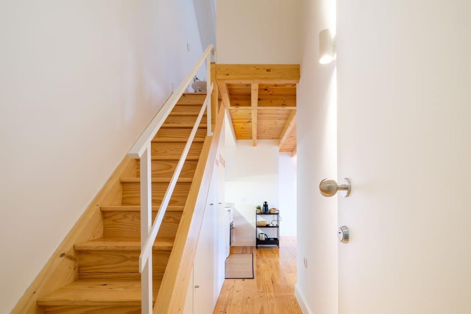 Bedroom, kitchen