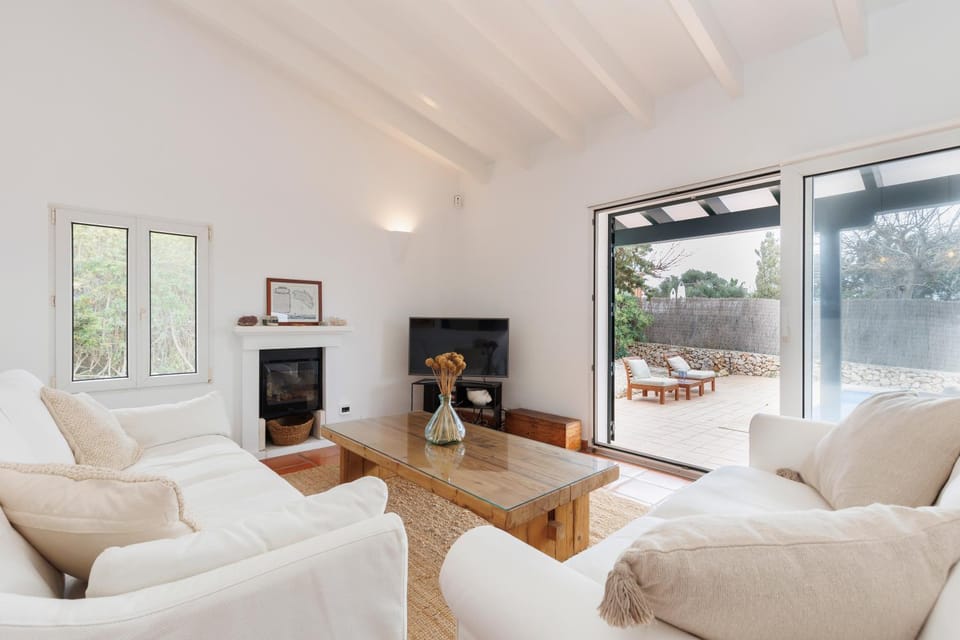 Day, Summer, TV and multimedia, Living room, Pool view, fireplace, sunbed