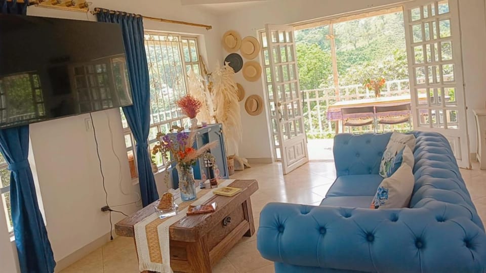 Communal lounge/ TV room
