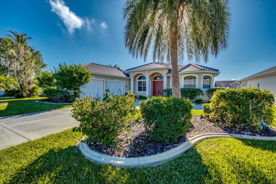 Property building, Garden, Garden view