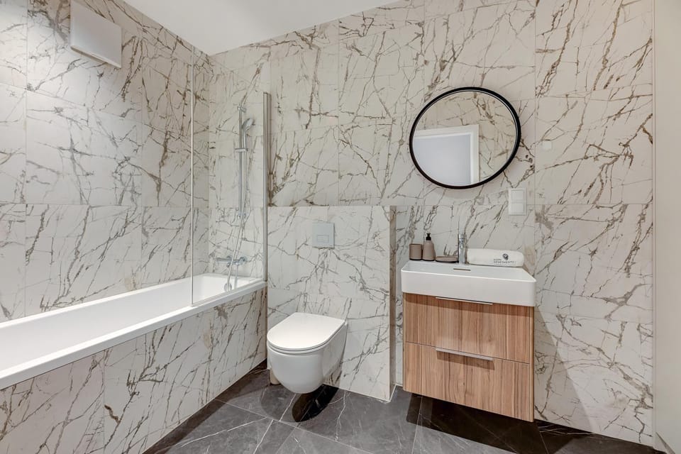 Shower, Toilet, Bathroom, Bath