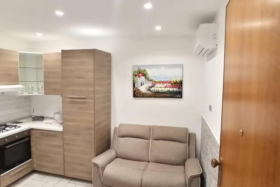 Kitchen or kitchenette, Living room, pet friendly, stove