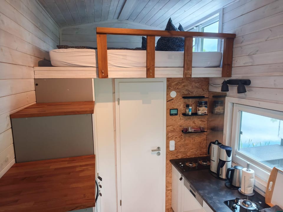 Bed, Coffee/tea facilities, Kitchen or kitchenette, Photo of the whole room, pet friendly, stove
