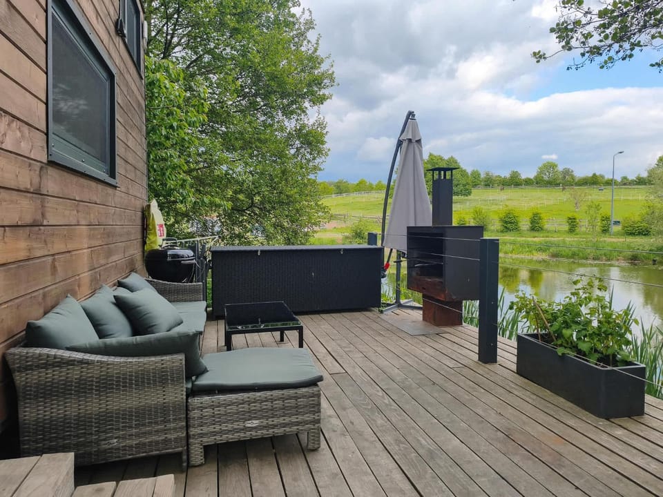 Spring, Natural landscape, BBQ facilities, Garden, View (from property/room), Balcony/Terrace, Seating area, Garden view