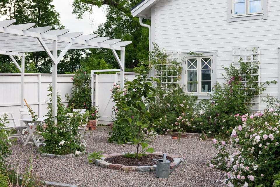 Property building, Patio, Garden, Garden view