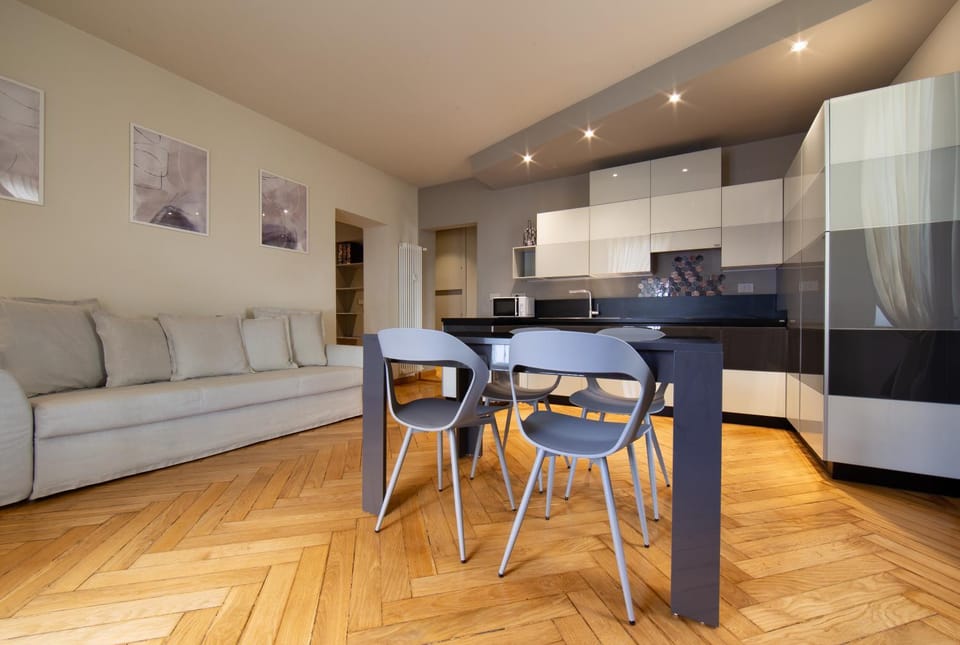 Casa Lagrange - elegant apt in the hurt of centre with parking by Home a porter Apartment in Turin