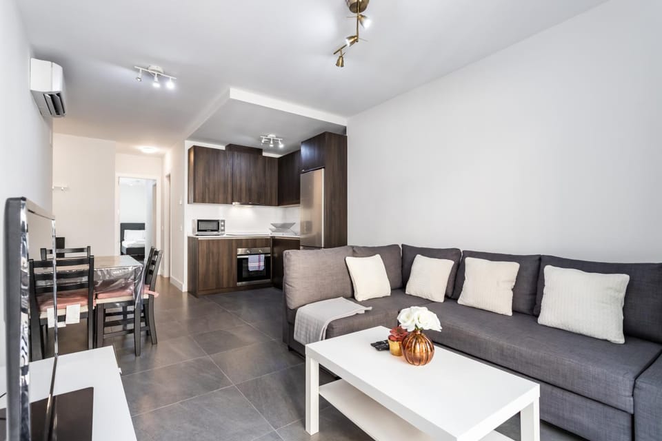Kitchen or kitchenette, Living room, Dining area