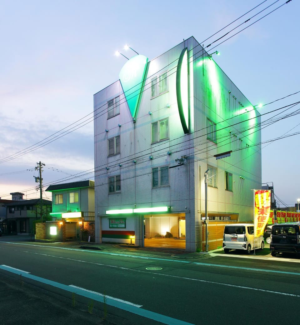 福井・鯖江のホテル｜ホテルモーメント Hotel in Japan