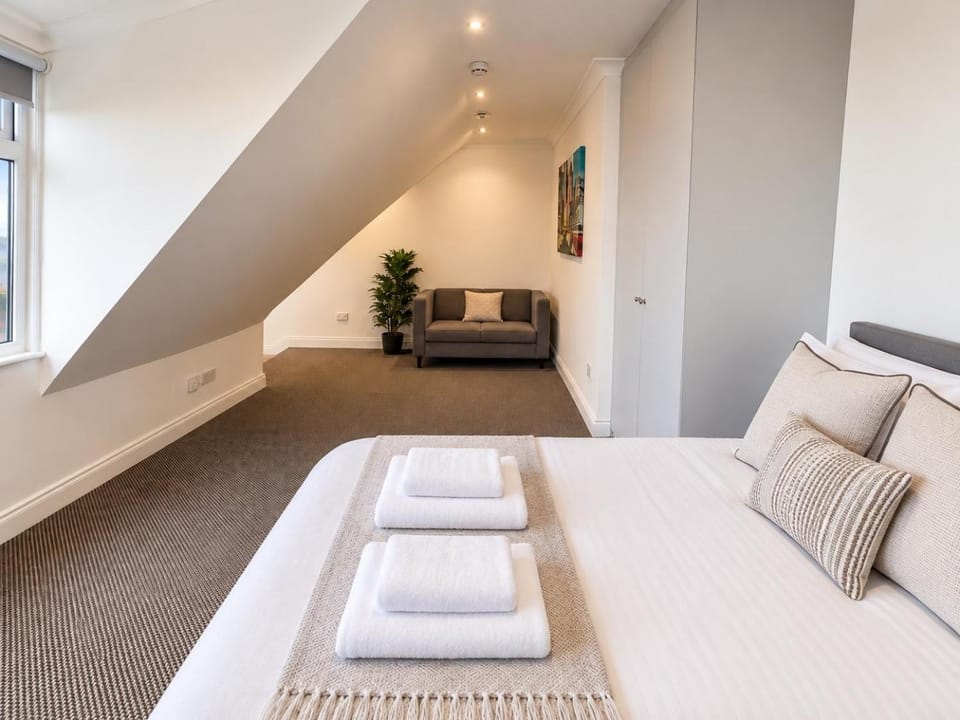 Stylish Modern, Private Apartment,15 Mins To Central London Apartment in London