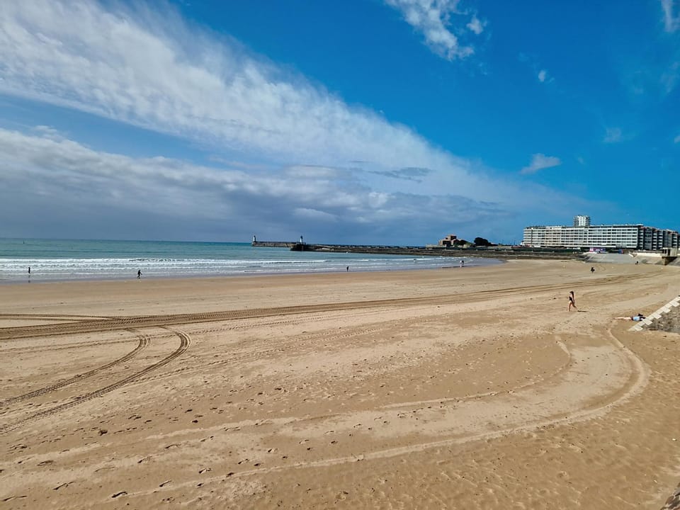 Maison rénovée T3 au calme, proche plage, marché et commodités, avec cour et Wifi inclus - FR-1-331-222 House in Château-d'Olonne