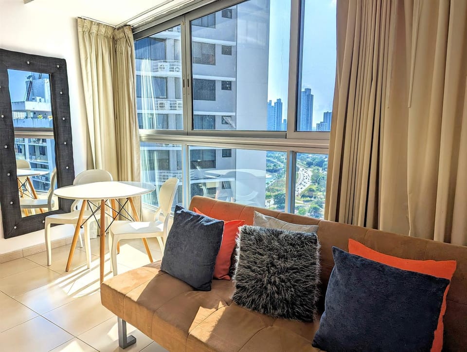 Yc 2301-B l Habitacion en av Balboa Apartment in Panama City, Panama