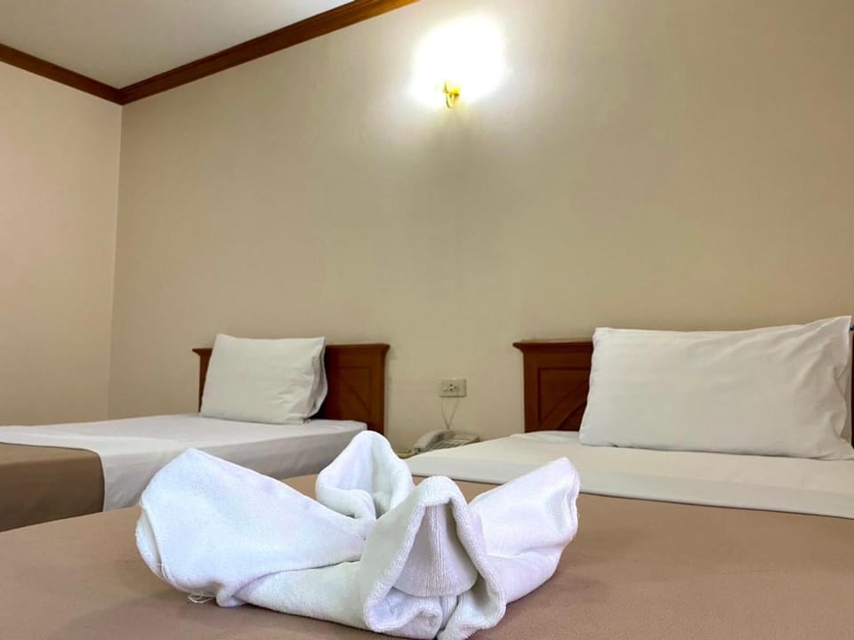 Bed, TV and multimedia, towels, towels