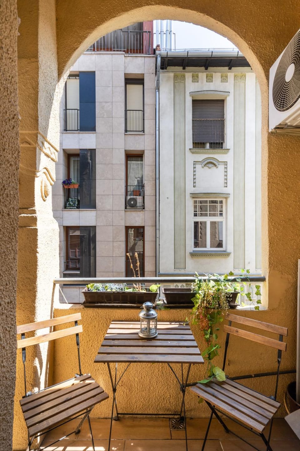 Patio, Day, View (from property/room), Balcony/Terrace, Seating area, City view