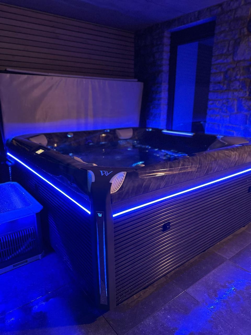 Hot Tub, Hot Tub