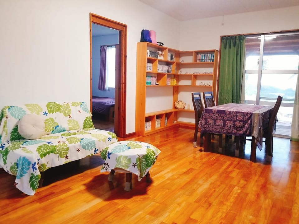 Living room, Internal: Not applicable to any particular room