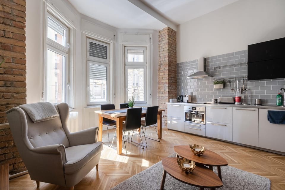 Coffee/tea facilities, Kitchen or kitchenette, Living room, Seating area, Dining area, Evening entertainment, pet friendly