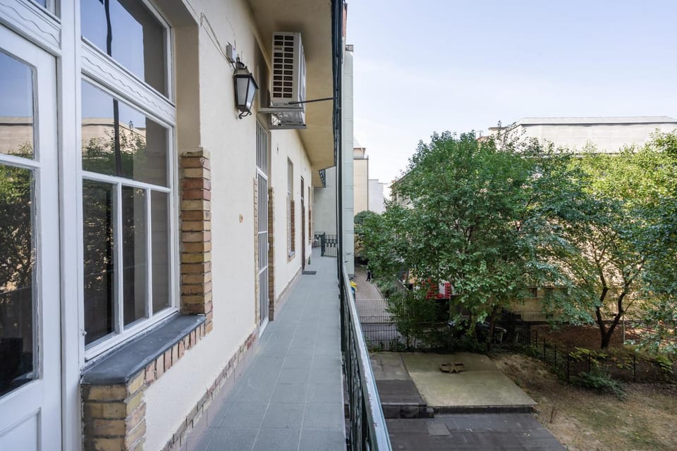 Property building, Day, Garden, Garden view