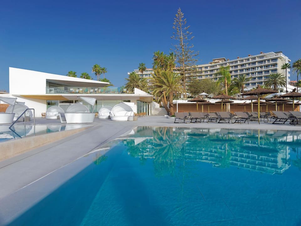 Garden, Balcony/Terrace, Swimming pool