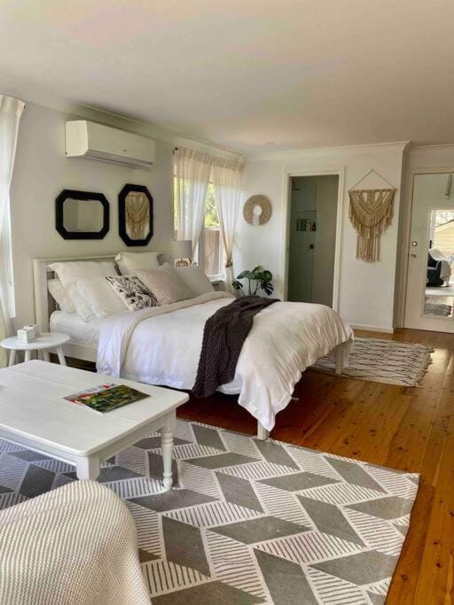Travellers Retreat Bayview Apartment in Pittwater Council
